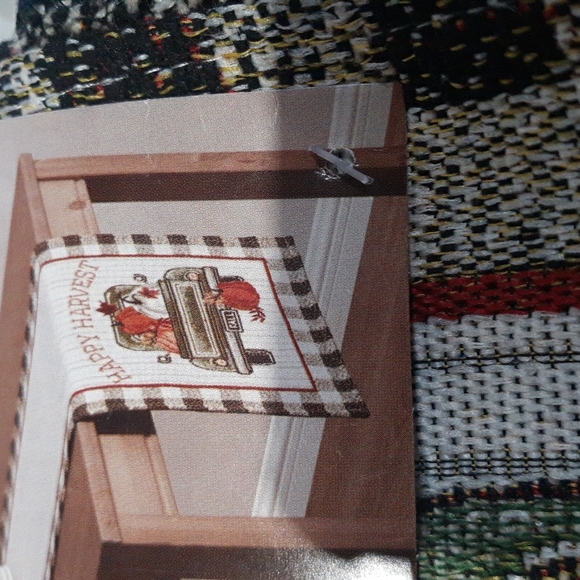 😇 Tapestry table runner - Picture 6 of 6